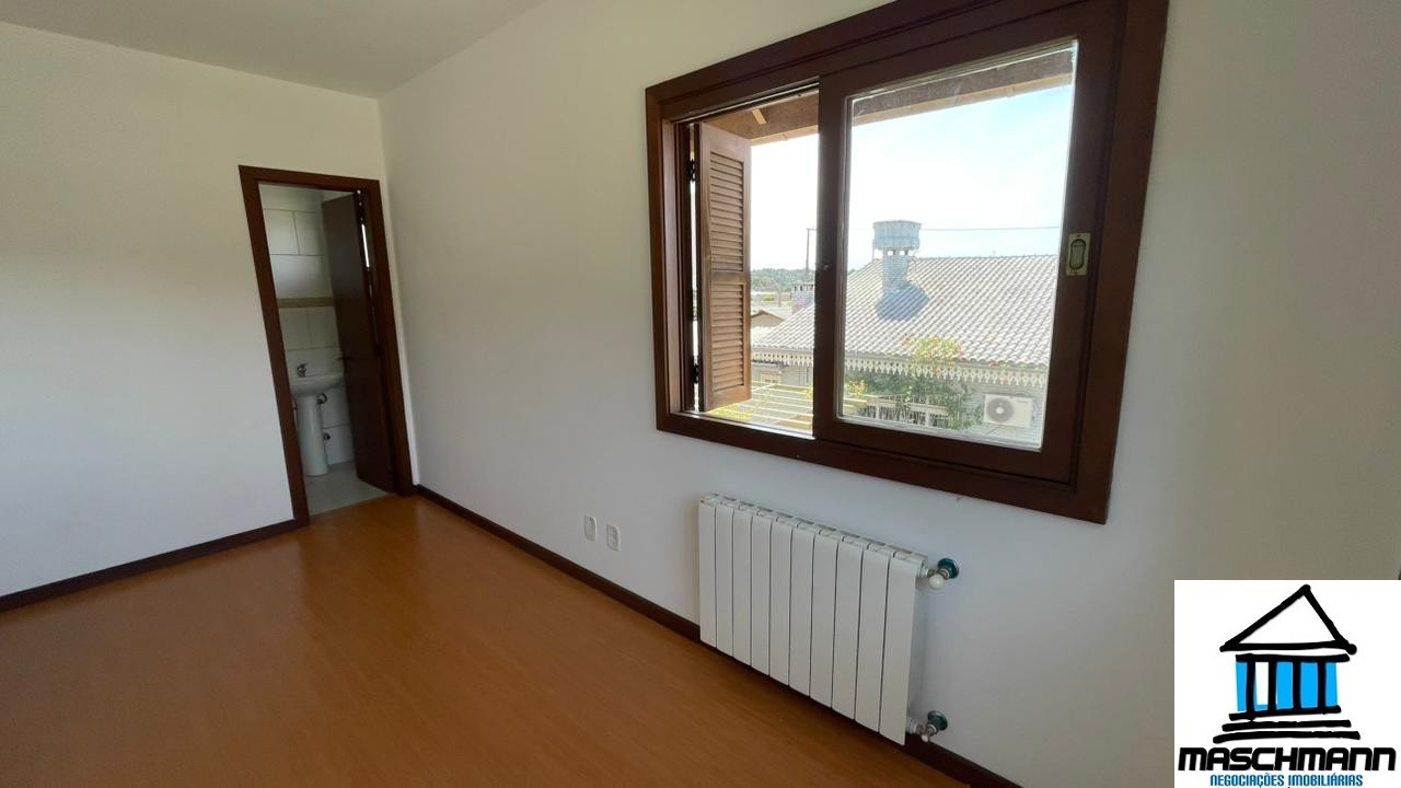 Apartamento amplo e mobiiado de 3 dormitórios com suíte à venda em Canela, RS