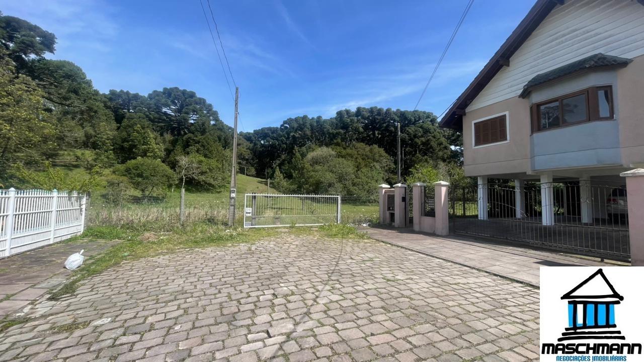 Apartamento amplo e mobiiado de 3 dormitórios com suíte à venda em Canela, RS