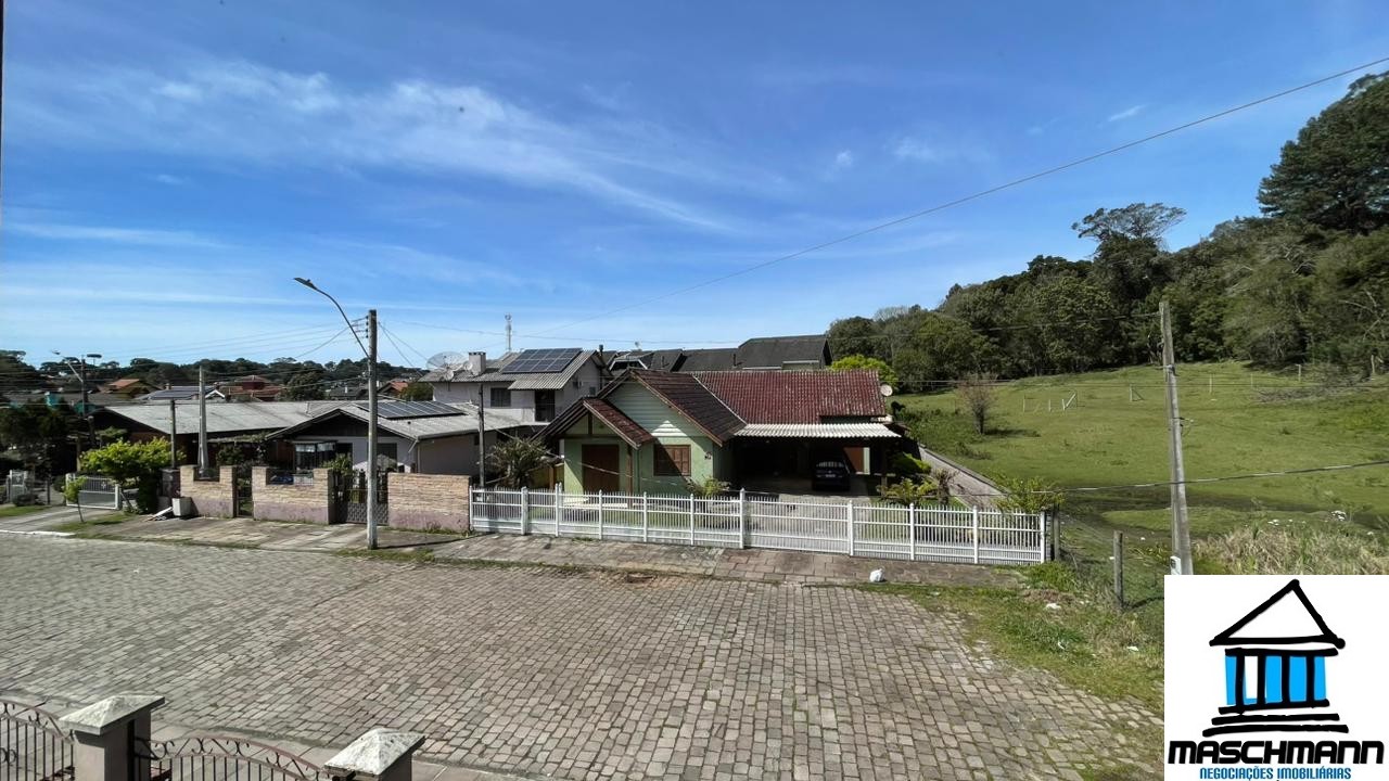 Apartamento amplo e mobiiado de 3 dormitórios com suíte à venda em Canela, RS