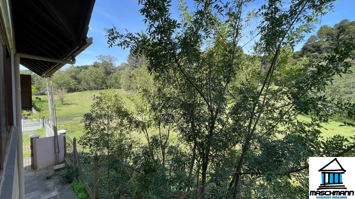 Apartamento amplo e mobiiado de 3 dormitórios com suíte à venda em Canela, RS
