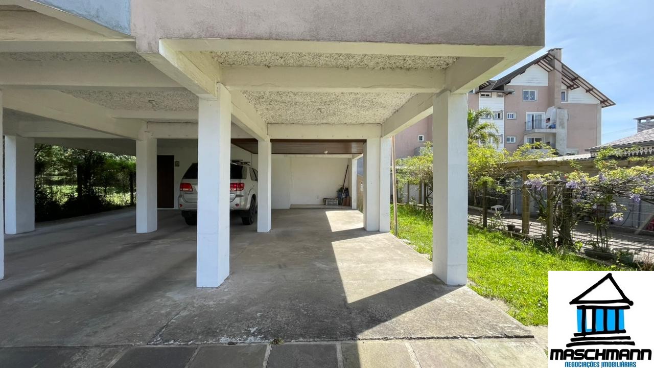 Apartamento amplo e mobiiado de 3 dormitórios com suíte à venda em Canela, RS