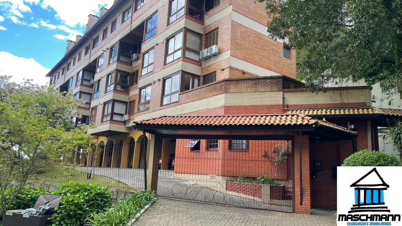 Exclusividade no Centro de Gramado! 1 Dormitório Mobiliado com Garagem ao Lado da Rua Coberta