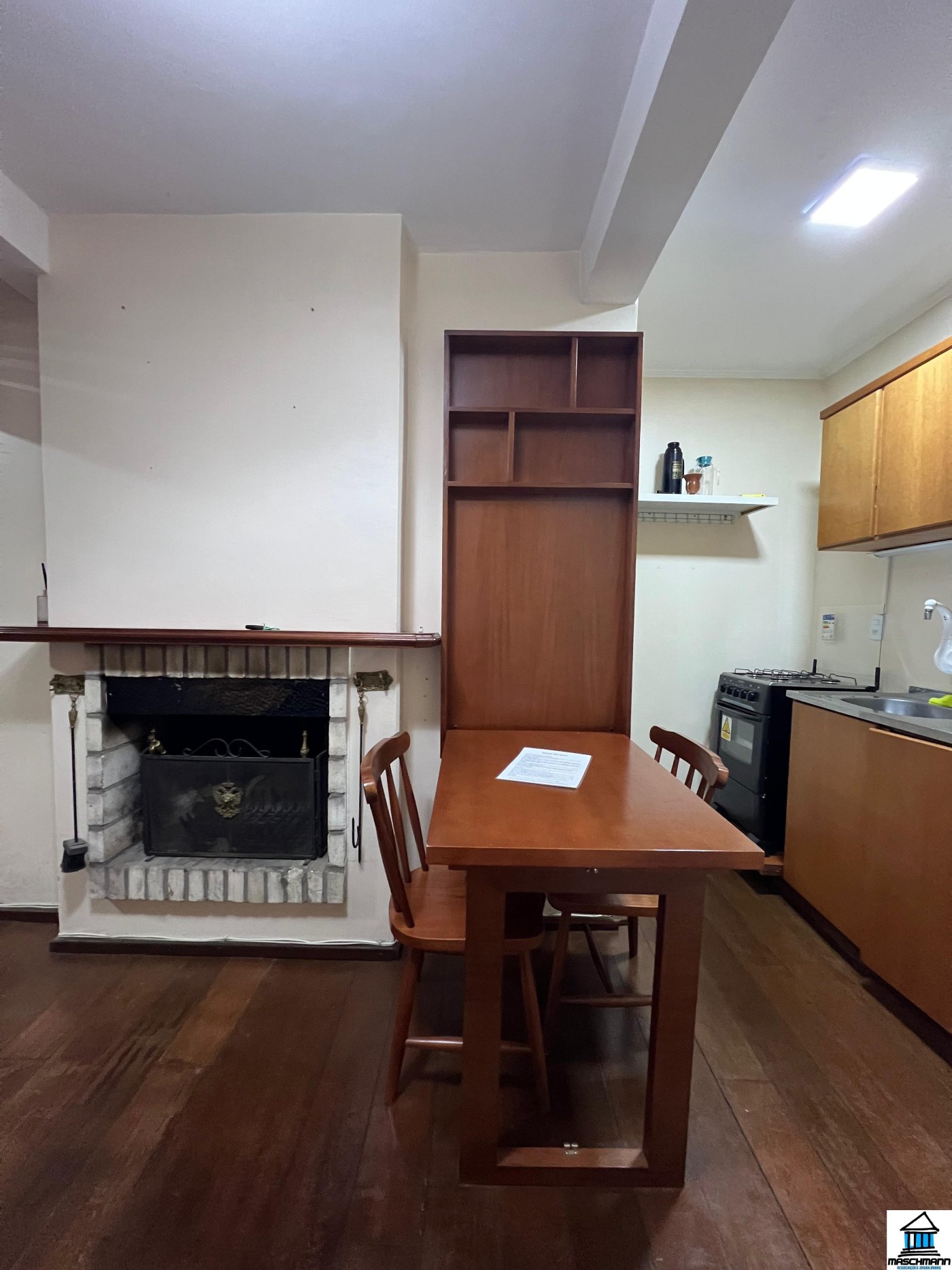 Apartamento Mobiliado com Lareira e Vista para a Catedral de Pedra no Centro de Canela 