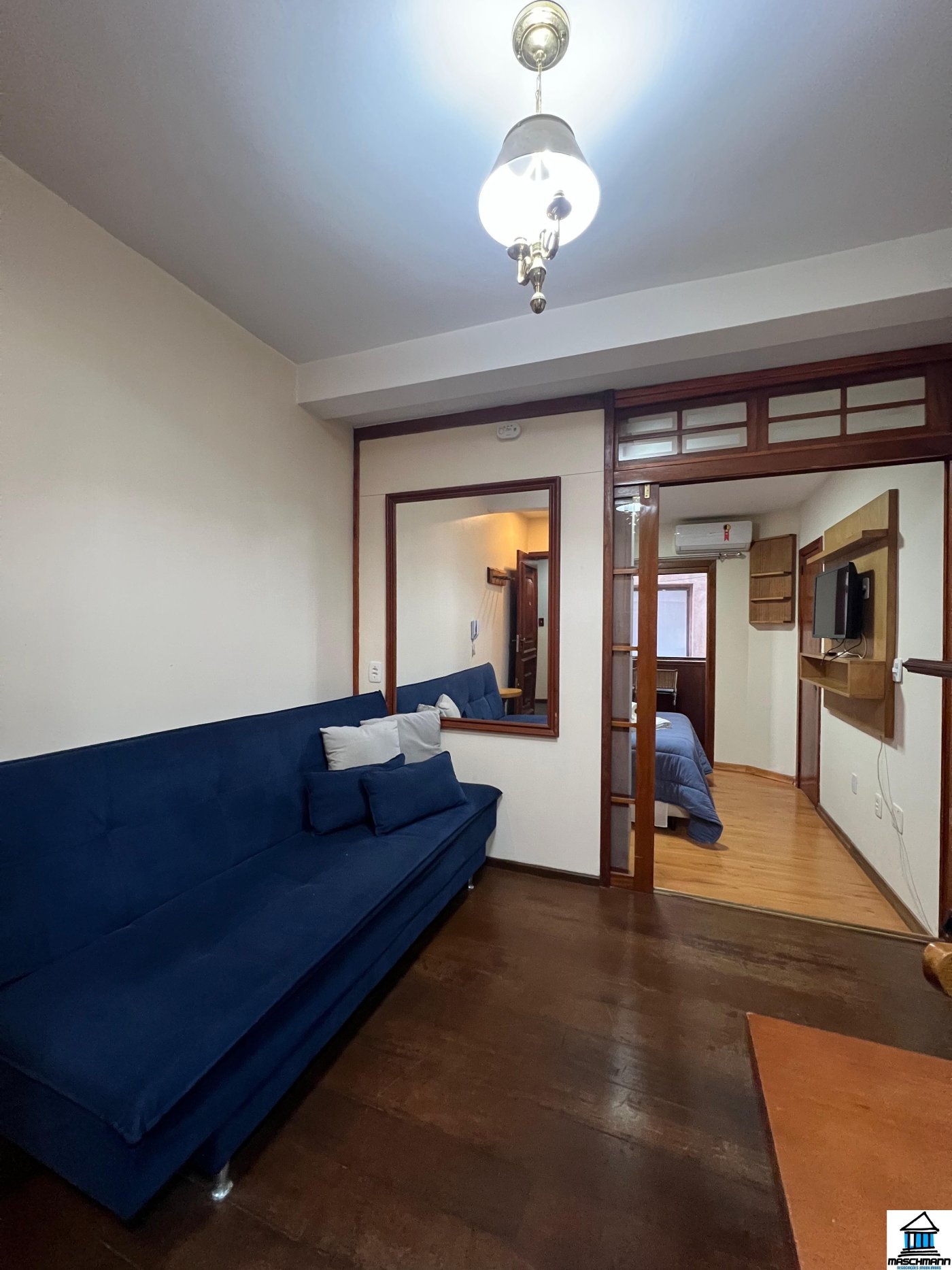 Apartamento Mobiliado com Lareira e Vista para a Catedral de Pedra no Centro de Canela 
